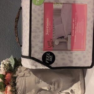 🆕 Ultra Soft Plush Leopard Sheet Set 💗 Juicy Couture